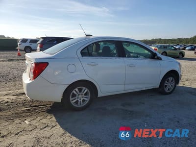 Trzecie zdjęcie samochodu z tyłu: 2015 CHEVROLET SONIC LT VIN:1G1JC5SH7F4163492 - miniatura