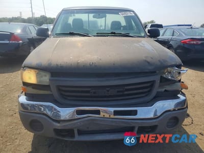 Piąte zdjęcie samochodu w środku: 2004 GMC NEW SIERRA C1500 VIN:1GTEC14V24Z262371 - miniatura