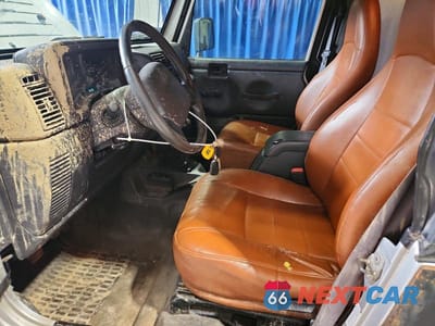 Zdjęcie 7 z 12 samochodu: 2002 JEEP WRANGLER / TJ X VIN:1J4FA39S82P745127 - miniatura