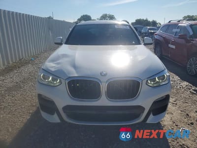 Piąte zdjęcie samochodu w środku: 2019 BMW X3 XDRIVE30I VIN:5UXTR9C56KLE21089 - miniatura