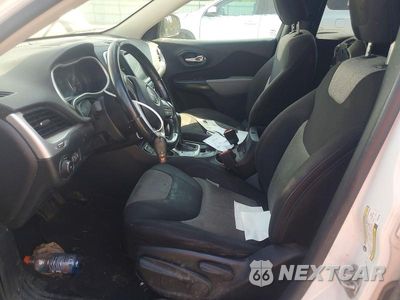 Zdjęcie 7 z 13 samochodu: 2014 JEEP CHEROKEE LATITUDE VIN:1C4PJLCB4EW186706 - miniatura