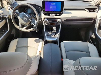 Zdjęcie 8 z 13 samochodu: 2023 TOYOTA RAV4 XLE PREMIUM VIN:JTMB6RFV9PD542831 - miniatura