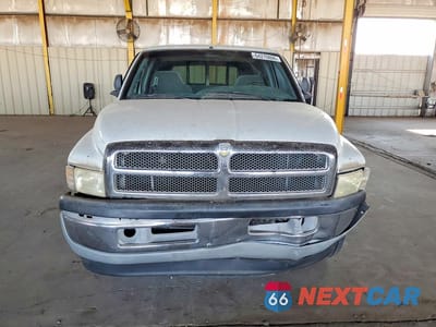 Piąte zdjęcie samochodu w środku: 1999 DODGE RAM 1500 VIN:3B7HC13Z8XG158148 - miniatura