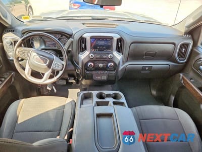 Zdjęcie 8 z 13 samochodu: 2021 GMC SIERRA K1500 SLE VIN:1GTR9BEK0MZ195909 - miniatura