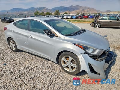 Czwarte zdjęcie samochodu z boku: 2016 HYUNDAI ELANTRA VALUE EDITION VIN:5NPDH4AE9GH763417 - miniatura