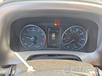Zdjęcie 9 z 14 samochodu: 2018 TOYOTA RAV4 XLE VIN:JTMWFREV5JD120677 - miniatura
