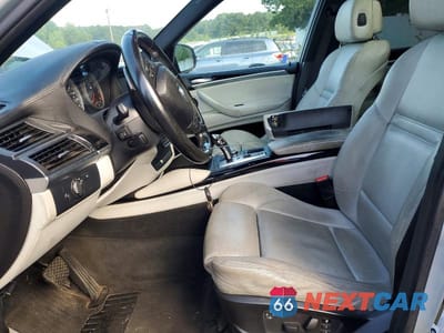 Zdjęcie 7 z 13 samochodu: 2010 BMW X5 M VIN:5YMGY0C58ALK25448 - miniatura