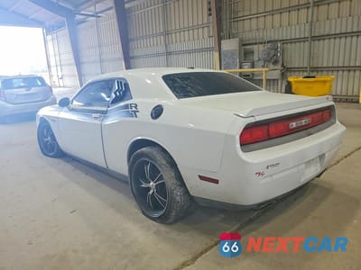Drugie zdjęcie samochodu z przodu: 2013 DODGE CHALLENGER R/T VIN:2C3CDYBT0DH525007 - miniatura