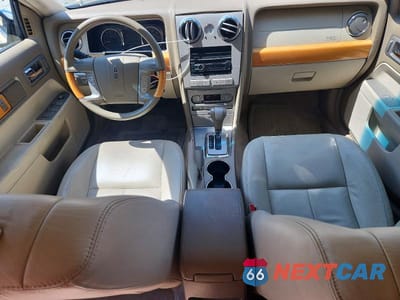 Zdjęcie 8 z 12 samochodu: 2007 LINCOLN MKZ VIN:3LNHM28T57R629678 - miniatura