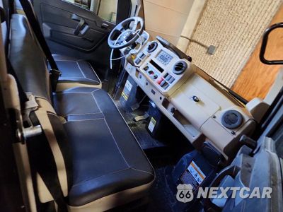 Piąte zdjęcie samochodu w środku: 2026 JOHN DEERE GATOR XUV 845R UTILITY VEHICLE VIN:1M0845RAKTM020344 - miniatura