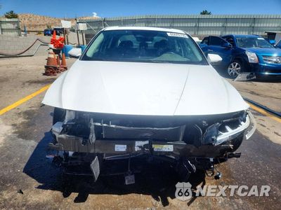 Piąte zdjęcie samochodu w środku: 2024 HYUNDAI ELANTRA LIMITED VIN:KMHLP4DGXRU836973 - miniatura