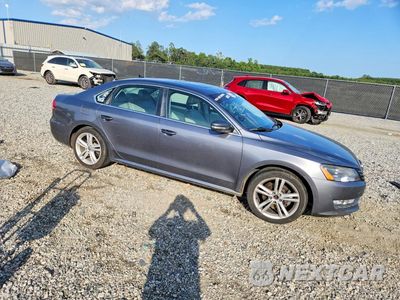 Czwarte zdjęcie samochodu z boku: 2013 VOLKSWAGEN PASSAT SE VIN:1VWBM7A36DC019121 - miniatura