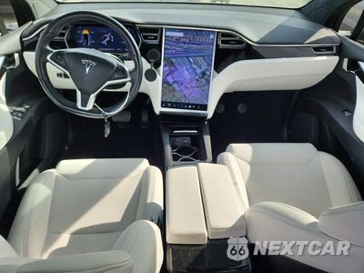 Zdjęcie 8 z 13 samochodu: 2017 TESLA MODEL X VIN:5YJXCBE25HF060462 - miniatura