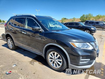 Czwarte zdjęcie samochodu z boku: 2018 NISSAN ROGUE SV VIN:KNMAT2MV2JP600914 - miniatura