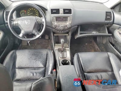 Zdjęcie 8 z 13 samochodu: 2006 HONDA ACCORD VIN:1HGCM66506A008966 - miniatura