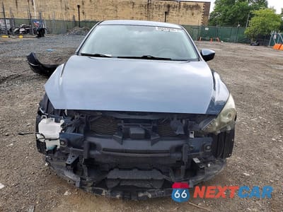 Piąte zdjęcie samochodu w środku: 2015 MAZDA 3 SPORT VIN:JM1BM1U74F1223719 - miniatura