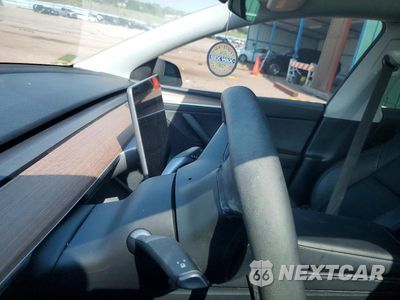 Zdjęcie 9 z 12 samochodu: 2024 TESLA MODEL Y VIN:7SAYGDEF8RF050004 - miniatura