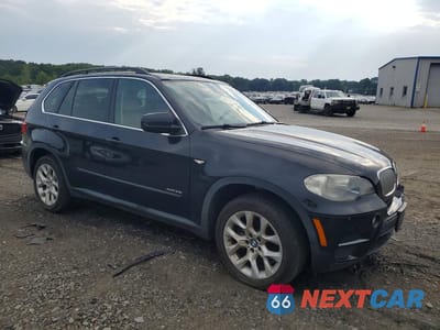 Czwarte zdjęcie samochodu z boku: 2013 BMW X5 XDRIVE35I VIN:5UXZV4C57D0B20473 - miniatura