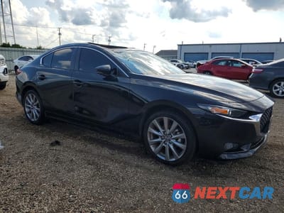 Czwarte zdjęcie samochodu z boku: 2026 MAZDA 3 PREFERRED VIN:JM1BPACL8T1866897 - miniatura