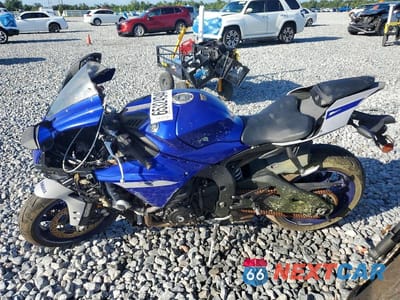 Trzecie zdjęcie samochodu z tyłu: 2020 YAMAHA YZFR1 VIN:JYARN66E1LA000503 - miniatura