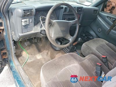 Zdjęcie 8 z 12 samochodu: 1997 GMC SONOMA VIN:1GTCS1445VK505523 - miniatura
