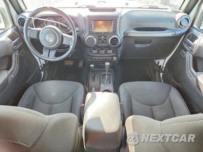 Zdjęcie 8 z 12 samochodu: 2016 JEEP WRANGLER UNLIMITED SPORT VIN:1C4BJWDG5GL334047 - miniatura