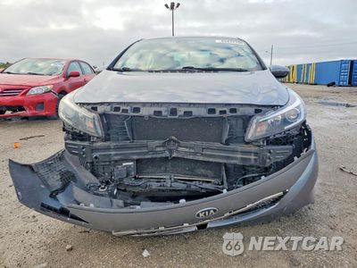 Piąte zdjęcie samochodu w środku: 2017 KIA FORTE S VIN:3KPFL4A76HE045743 - miniatura