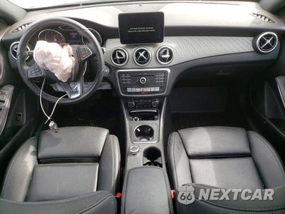 Zdjęcie 8 z 12 samochodu: 2018 MERCEDES-BENZ CLA 250 VIN:WDDSJ4EB9JN598302 - miniatura