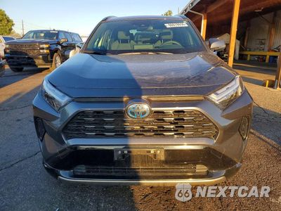 Piąte zdjęcie samochodu w środku: 2023 TOYOTA RAV4 SE VIN:JTM16RFV3PD100333 - miniatura