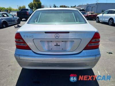 Zdjęcie 6 z 12 samochodu: 2004 MERCEDES-BENZ C 240 VIN:WDBRF61J14F554570 - miniatura