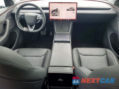 Zdjęcie 8 z 13 samochodu: 2026 TESLA MODEL Y VIN:7SAYGDEE0TA447525 - miniatura