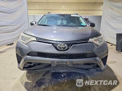 Piąte zdjęcie samochodu w środku: 2018 TOYOTA RAV4 LE VIN:JTMBFREV6JJ244022 - miniatura