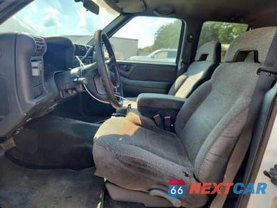 Zdjęcie 7 z 12 samochodu: 1996 CHEVROLET BLAZER VIN:1GNCS13W1T2187990 - miniatura