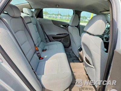 Zdjęcie 10 z 12 samochodu: 2018 CHEVROLET MALIBU LT VIN:1G1ZD5ST7JF187034 - miniatura