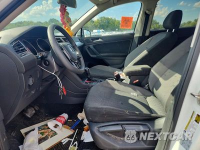 Zdjęcie 7 z 13 samochodu: 2018 VOLKSWAGEN TIGUAN S VIN:3VV1B7AX4JM012154 - miniatura