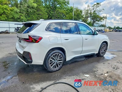 Trzecie zdjęcie samochodu z tyłu: 2025 BMW X1 XDRIVE28I VIN:WBX73EF01S5223876 - miniatura