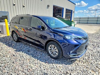 Czwarte zdjęcie samochodu z boku: 2024 TOYOTA SIENNA XLE 7-PASSENGER VIN:5TDYSKFC6RS153700 - miniatura