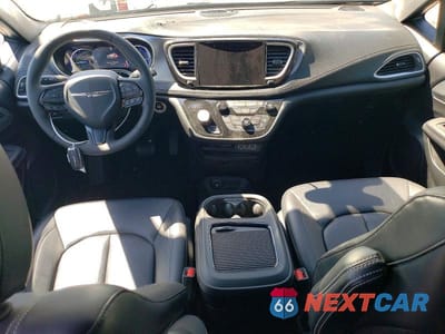 Zdjęcie 8 z 13 samochodu: 2024 CHRYSLER PACIFICA HYBRID SELECT VIN:2C4RC1S79RR158421 - miniatura