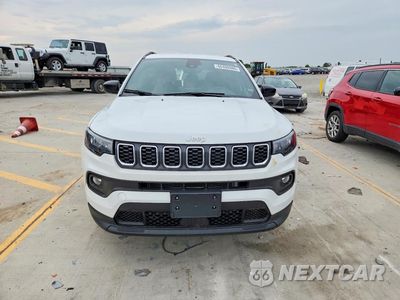 Piąte zdjęcie samochodu w środku: 2024 JEEP COMPASS LATITUDE VIN:3C4NJDBN0RT139046 - miniatura