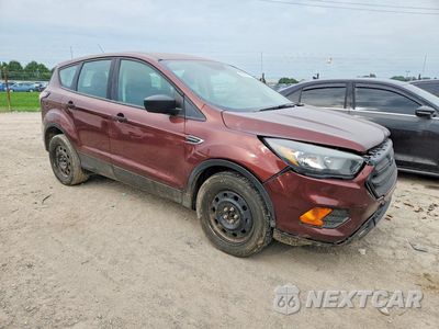 Czwarte zdjęcie samochodu z boku: 2018 FORD ESCAPE S VIN:1FMCU0F77JUB08286 - miniatura