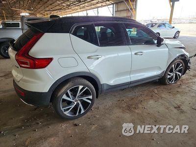 Trzecie zdjęcie samochodu z tyłu: 2020 VOLVO XC40 T5 R-DESIGN VIN:YV4162UM5L2348653 - miniatura