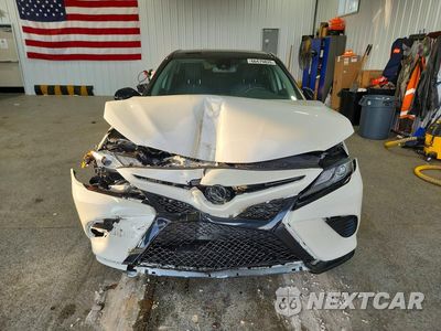 Piąte zdjęcie samochodu w środku: 2019 TOYOTA CAMRY XSE VIN:4T1B61HK7KU251558 - miniatura