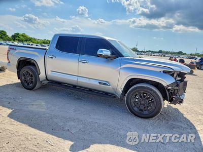 Czwarte zdjęcie samochodu z boku: 2025 TOYOTA TUNDRA 1794 EDITION VIN:5TFMA5DBXSX317012 - miniatura