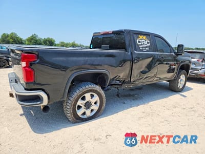 Trzecie zdjęcie samochodu z tyłu: 2020 CHEVROLET SILVERADO K2500 HEAVY DUTY LT VIN:1GC4YNEY2LF310450 - miniatura