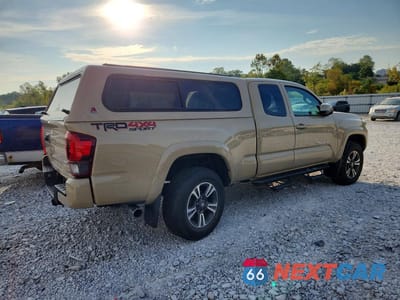 Trzecie zdjęcie samochodu z tyłu: 2018 TOYOTA TACOMA TRD SPORT VIN:5TFSZ5AN3JX123953 - miniatura