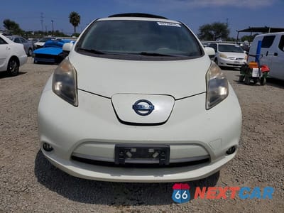 Piąte zdjęcie samochodu w środku: 2011 NISSAN LEAF SV VIN:JN1AZ0CP6BT001516 - miniatura