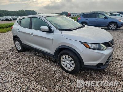 Czwarte zdjęcie samochodu z boku: 2018 NISSAN ROGUE SPORT S VIN:JN1BJ1CR3JW250551 - miniatura