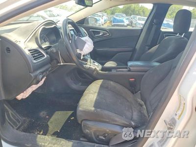 Zdjęcie 7 z 12 samochodu: 2015 CHRYSLER 200 LIMITED VIN:1C3CCCAB4FN605595 - miniatura