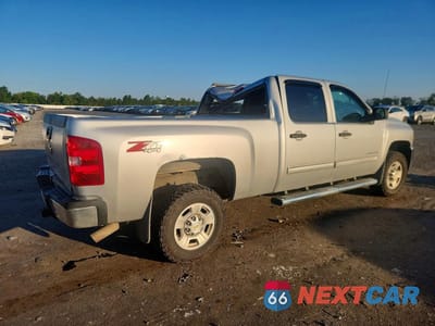 Trzecie zdjęcie samochodu z tyłu: 2010 CHEVROLET SILVERADO K2500 HEAVY DUTY LT VIN:1GC4KXBG8AF116673 - miniatura