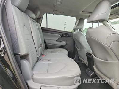 Zdjęcie 11 z 13 samochodu: 2021 TOYOTA HIGHLANDER XLE VIN:5TDGZRBH9MS544592 - miniatura